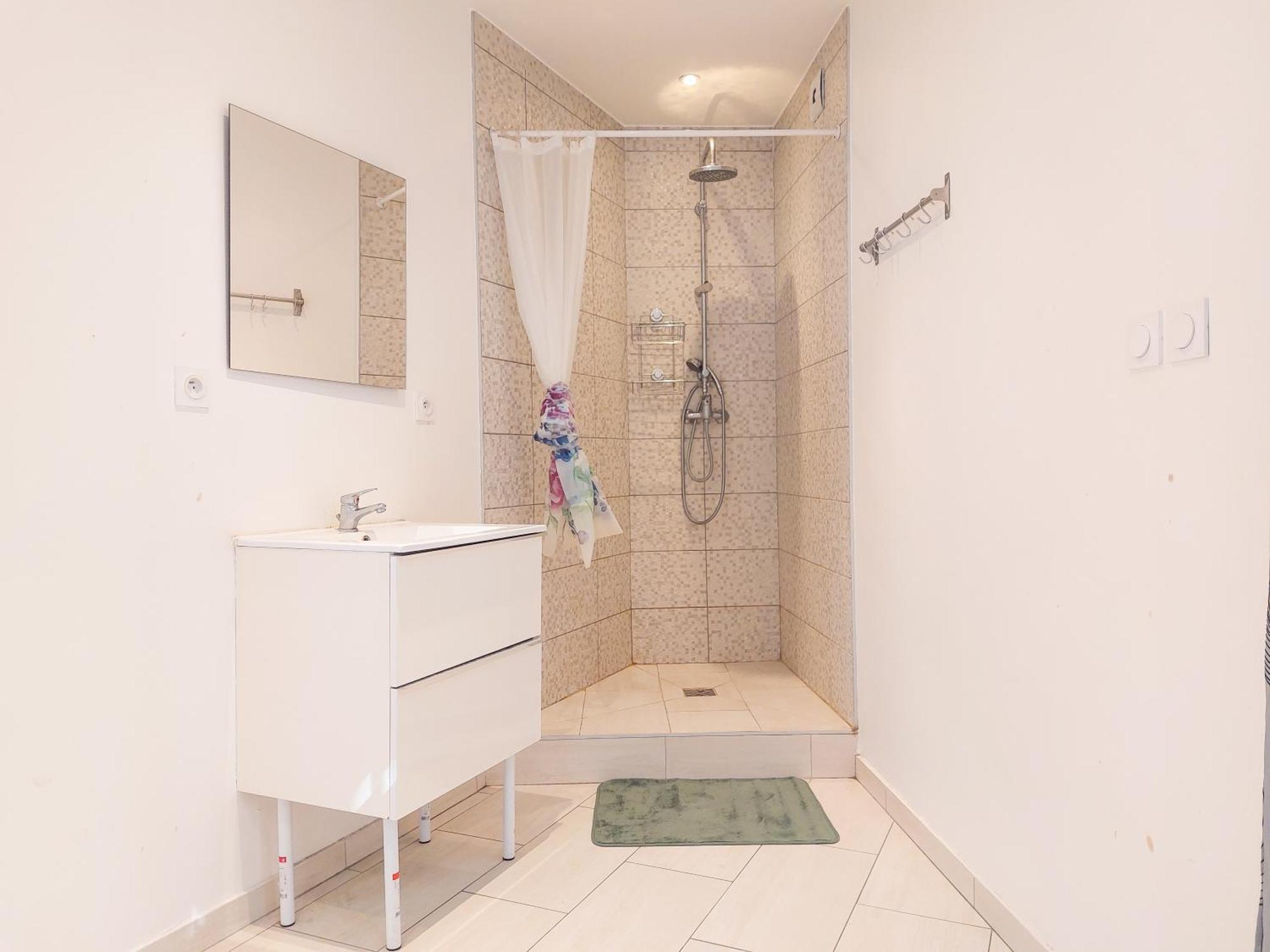 Charmant Appartement Pres Du Marche, Gare Et Port A 5Mn Toulon Luaran gambar