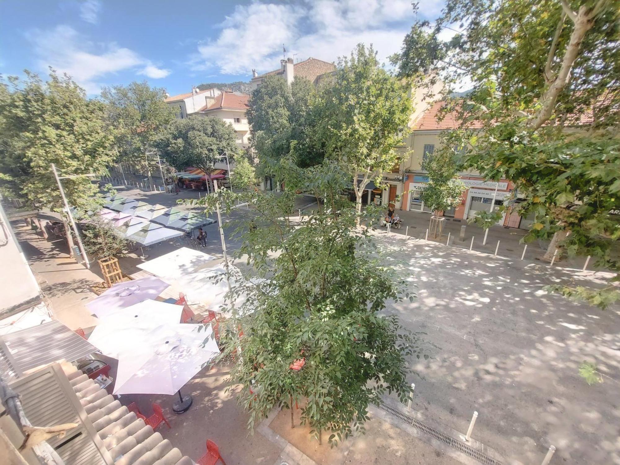 Charmant Appartement Pres Du Marche, Gare Et Port A 5Mn Toulon Luaran gambar