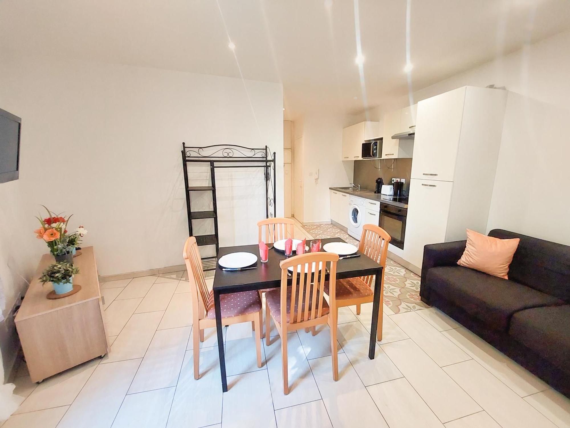Charmant Appartement Pres Du Marche, Gare Et Port A 5Mn Toulon Luaran gambar